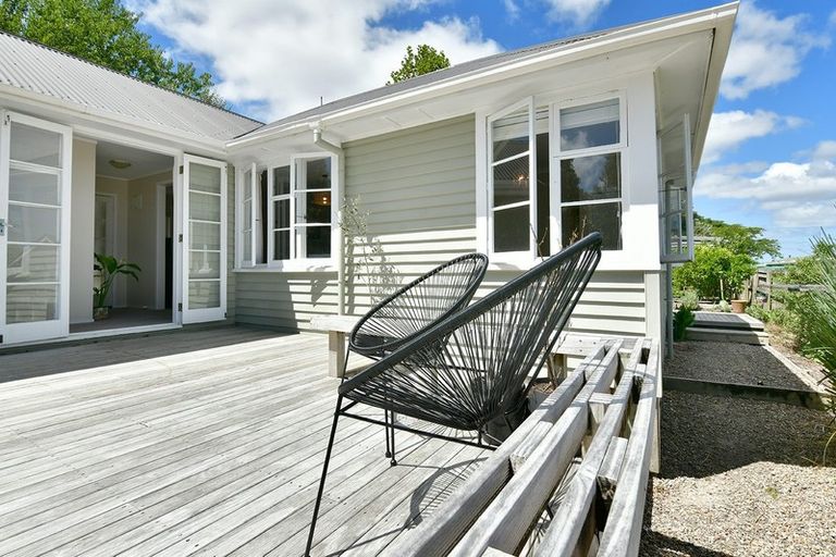 Photo of property in 25 Downer Street, Helensville, 0800