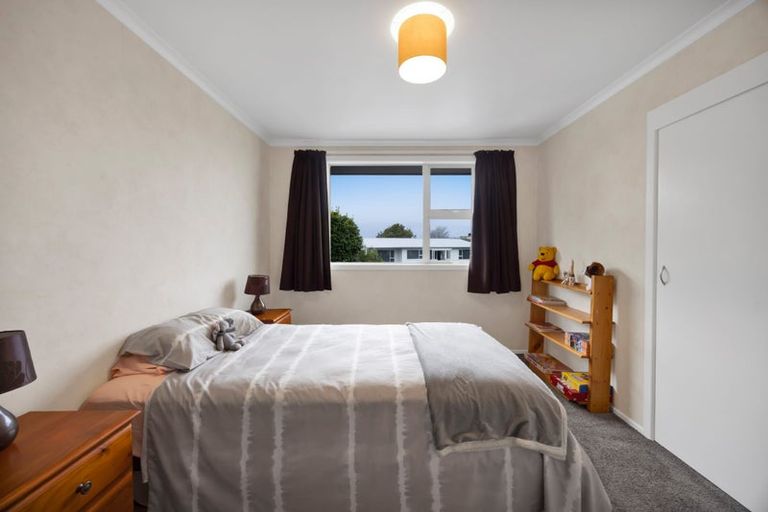 Photo of property in 21 Longview Drive, Merrilands, New Plymouth, 4312