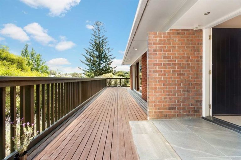 Photo of property in 23 Charles Dickens Drive, Mellons Bay, Auckland, 2014