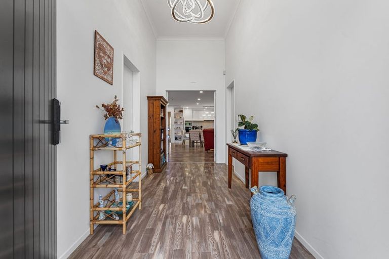 Photo of property in 587 Great South Road, Rosehill, Papakura, 2113