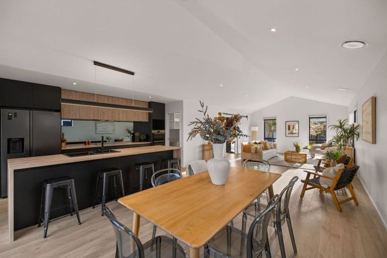 Photo of property in 51 Corriedale Road, Jacks Point, 9371