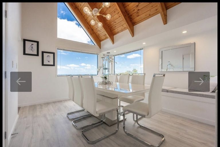 Photo of property in 2/6 Calypso Place, Rothesay Bay, Auckland, 0630