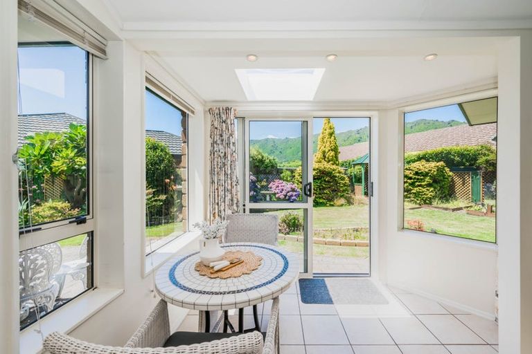 Photo of property in 25 Awanui Drive, Waikanae, 5036
