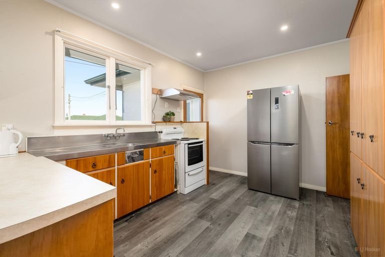 Photo of property in 30 Hughes Street, Waimate, 7924