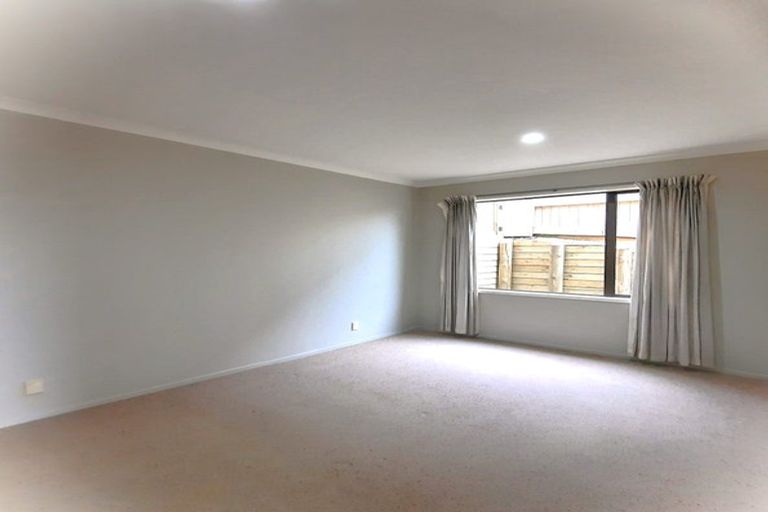 Photo of property in 2a Castleton Drive, Howick, Auckland, 2014