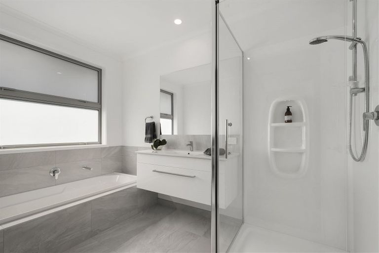 Photo of property in 9 Leet Crescent, Papamoa Beach, Papamoa, 3118