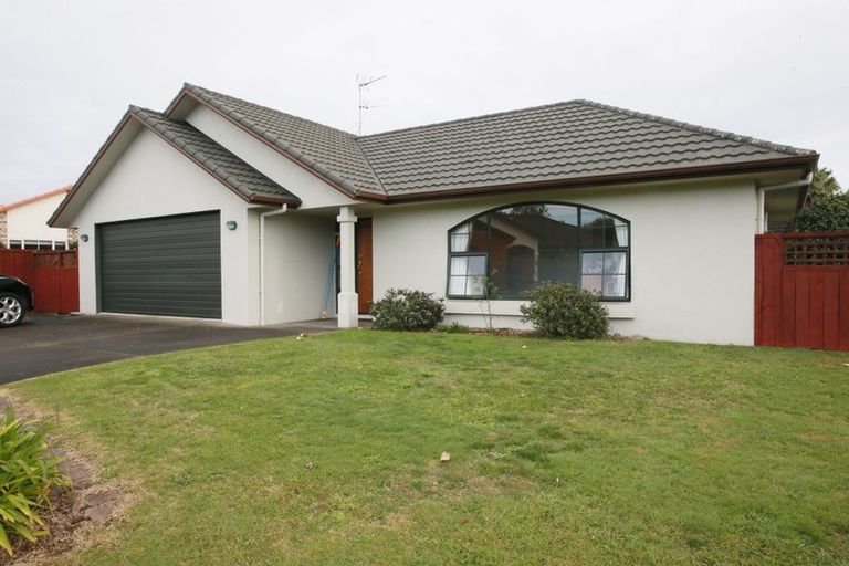 Photo of property in 32 Fendalton Drive, Rototuna, Hamilton, 3210