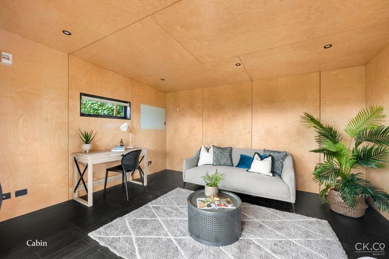 Photo of property in 34 Miromiro Road, Normandale, Lower Hutt, 5010