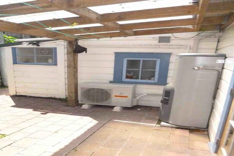 Photo of property in 124 Aro Street, Aro Valley, Wellington, 6021