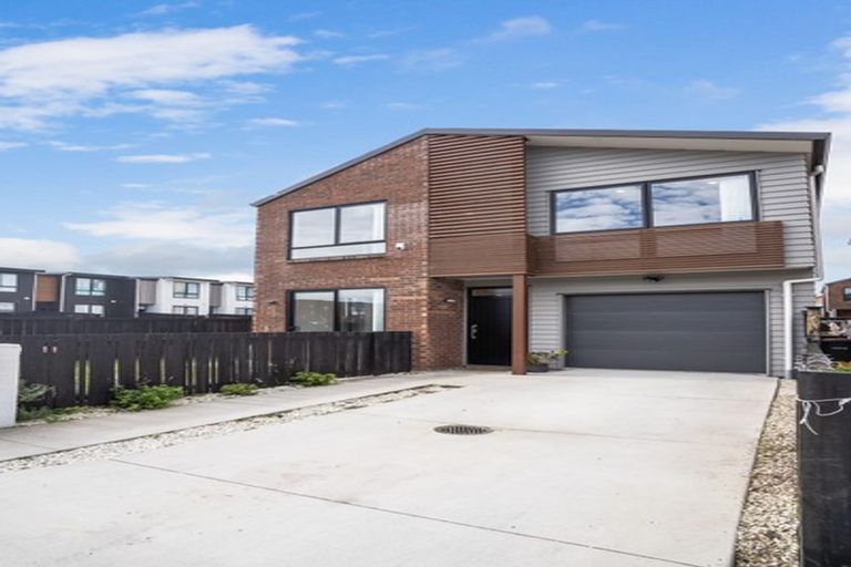 Photo of property in 1 Dignity Street, Papakura, 2110