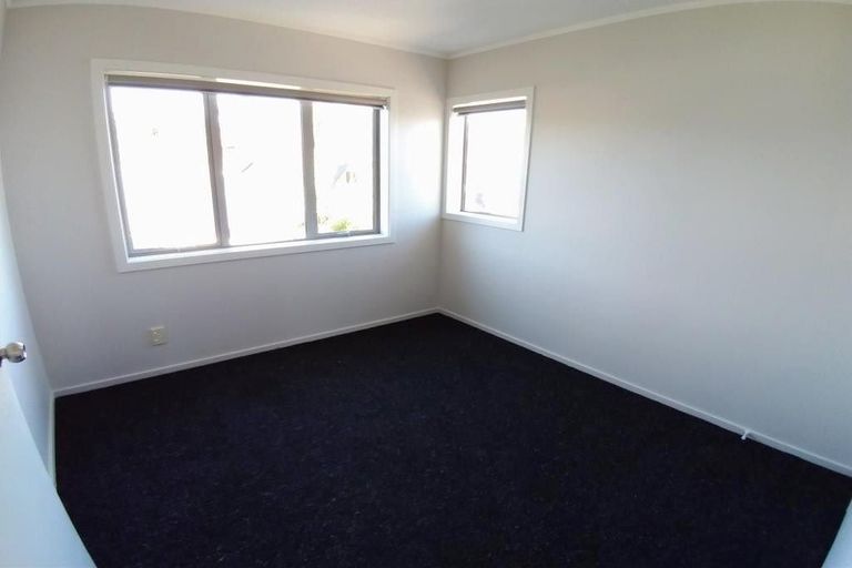 Photo of property in 8/15 Andersons Road, Oteha, Auckland, 0632