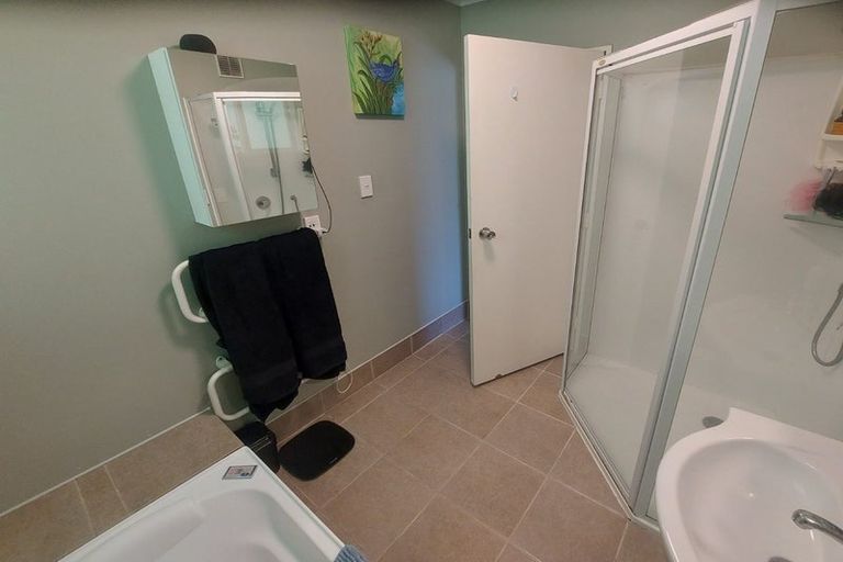 Photo of property in 32 Holborn Drive, Stokes Valley, Lower Hutt, 5019