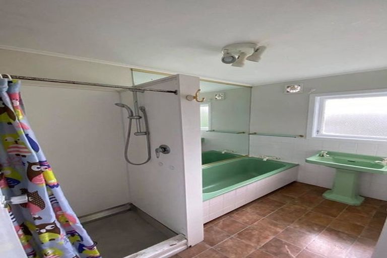 Photo of property in 50 Makara Road, Karori, Wellington, 6012