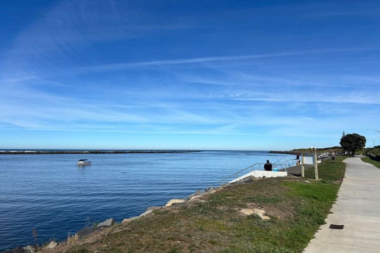 Photo of property in 4 Ashton Terrace, Castlecliff, Whanganui, 4501