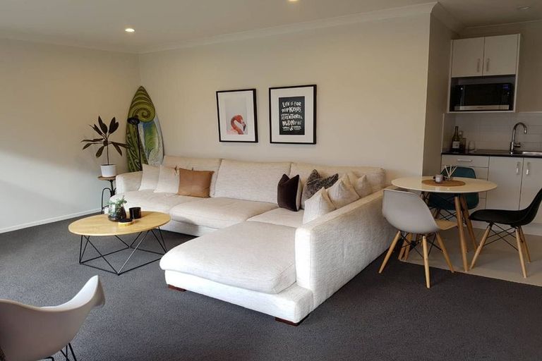 Photo of property in 44b Gilbransen Road, Kumeu, 0810