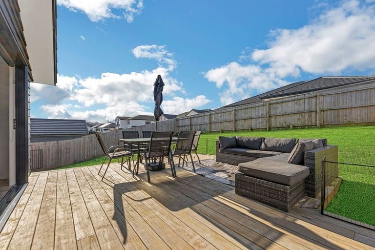 Photo of property in 40 Leathem Crescent, Pokeno, 2402