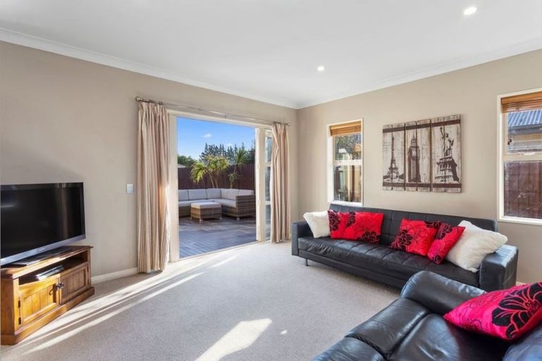 Photo of property in 70 Rowse Street, Rangiora, 7400
