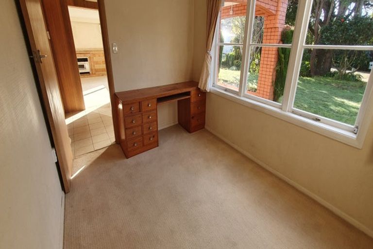 Photo of property in 21 Parkvale Road, Karori, Wellington, 6012