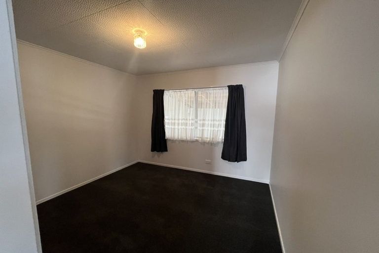 Photo of property in 1/43 Eastglen Road, Glen Eden, Auckland, 0602