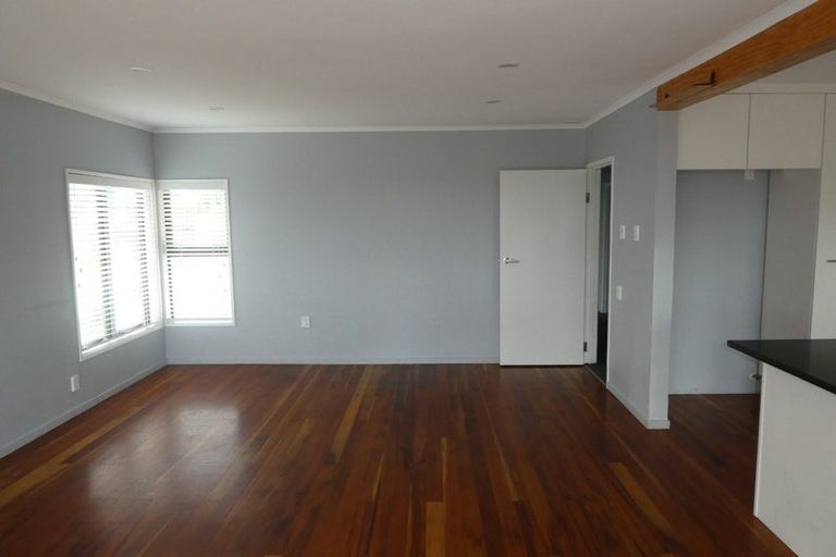 Photo of property in 81 Hobsonville Road, West Harbour, Auckland, 0618