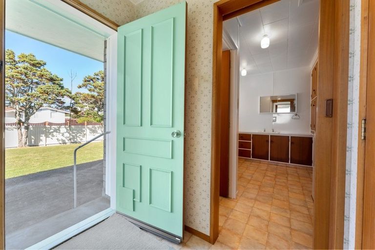 Photo of property in 2 Carver Place, Lynmouth, New Plymouth, 4310