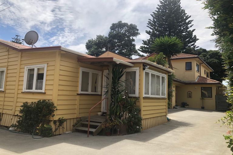 Photo of property in 4a Noel Avenue, Orewa, 0931