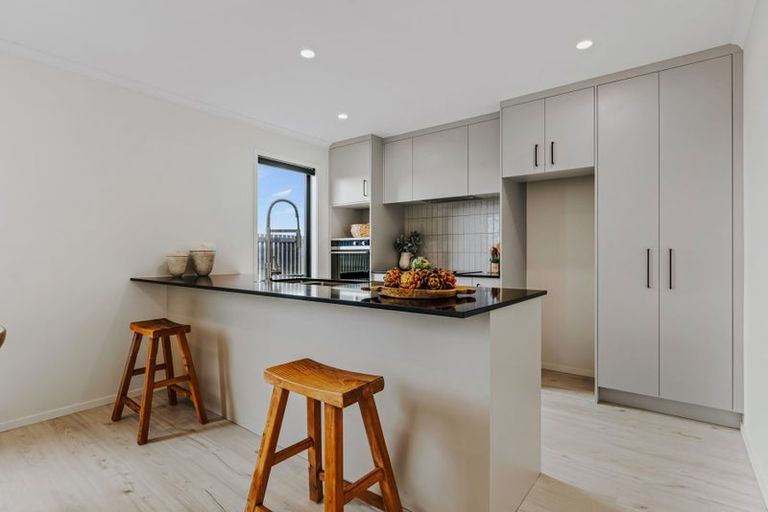 Photo of property in 16 Rehua Way, Papamoa, 3118