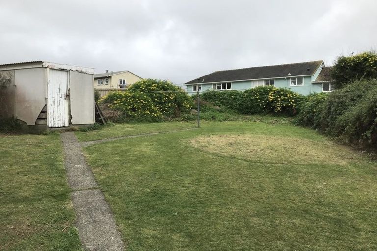 Photo of property in 8 Cheshire Street, Cannons Creek, Porirua, 5024