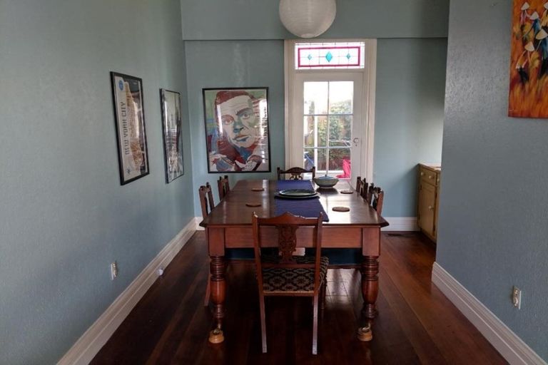 Photo of property in 2 Torless Terrace, Thorndon, Wellington, 6011