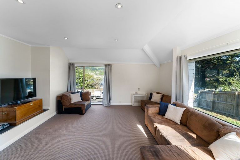 Photo of property in 24 Tremewan Street, Tawa, Wellington, 5028