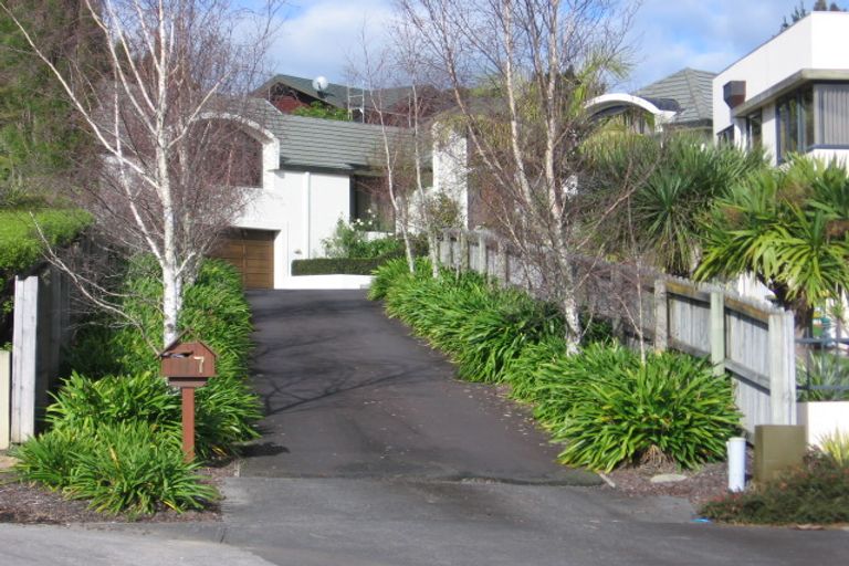 Photo of property in 7 Kerridge Close, Shamrock Park, Auckland, 2016