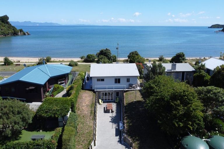 Photo of property in 1110 Abel Tasman Drive, Ligar Bay, Takaka, 7183