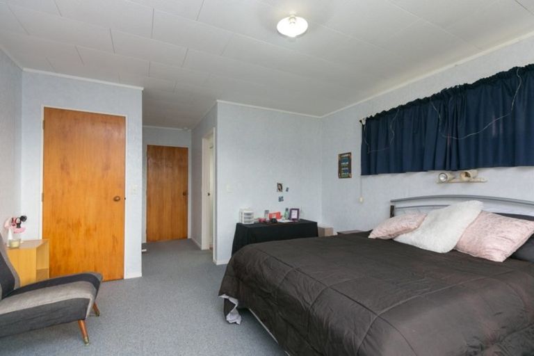 Photo of property in 12 Winstone Place, Highlands Park, New Plymouth, 4312