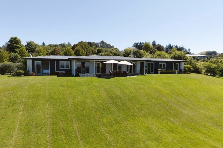 Photo of property in 35 Blue Ridge Drive, Acacia Bay, Taupo, 3385