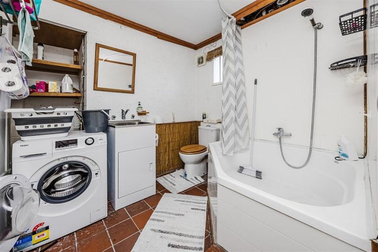 Photo of property in 9 Malvina Place, Bucklands Beach, Auckland, 2014