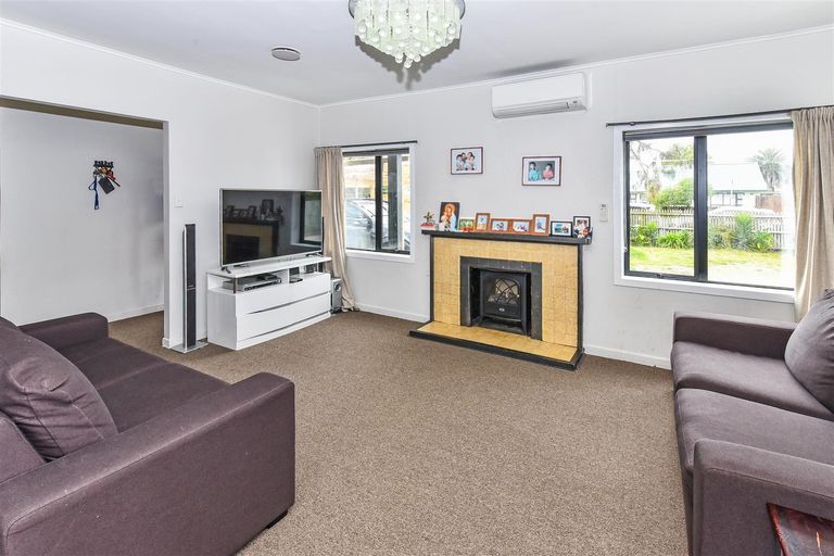 Photo of property in 325 Massey Road, Mangere East, Auckland, 2024