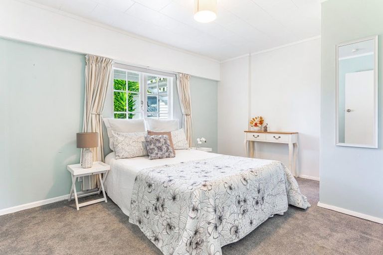 Photo of property in 24 Salem Place, Torbay, Auckland, 0630