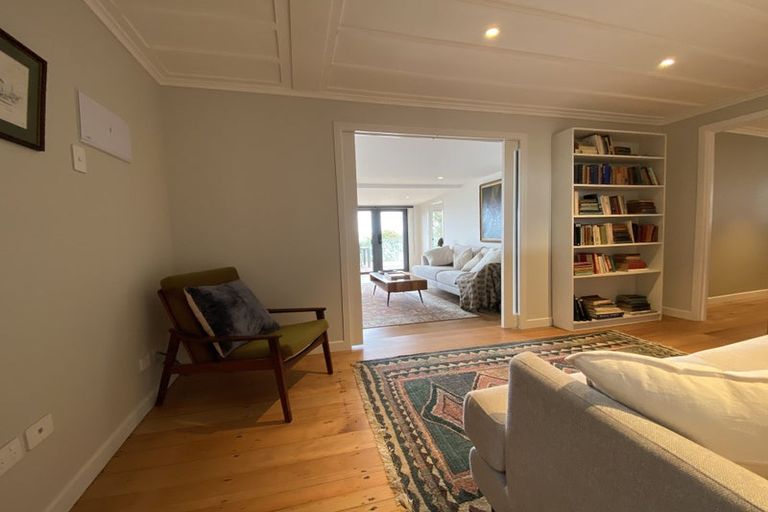 Photo of property in 11 Hinemoa Street, Birkenhead, Auckland, 0626