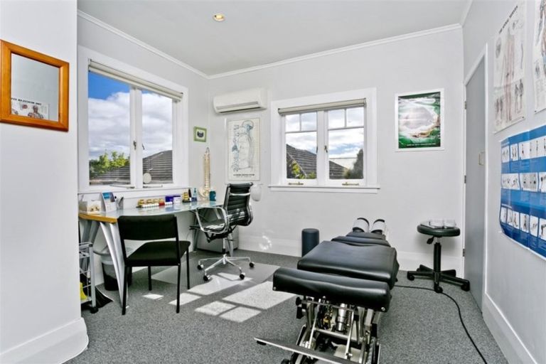 Photo of property in 2/61 Shakespeare Road, Milford, Auckland, 0620