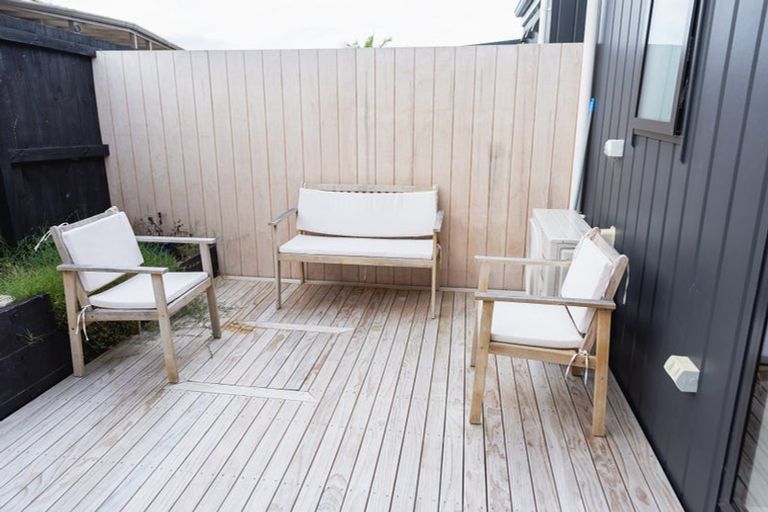 Photo of property in 5/236 Albany Highway, Schnapper Rock, Auckland, 0632