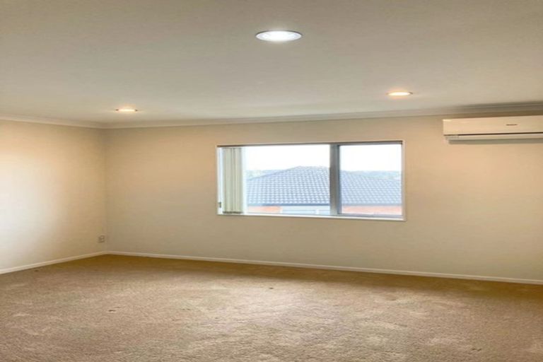 Photo of property in 1 Syrah Crescent, Ranui, Auckland, 0612