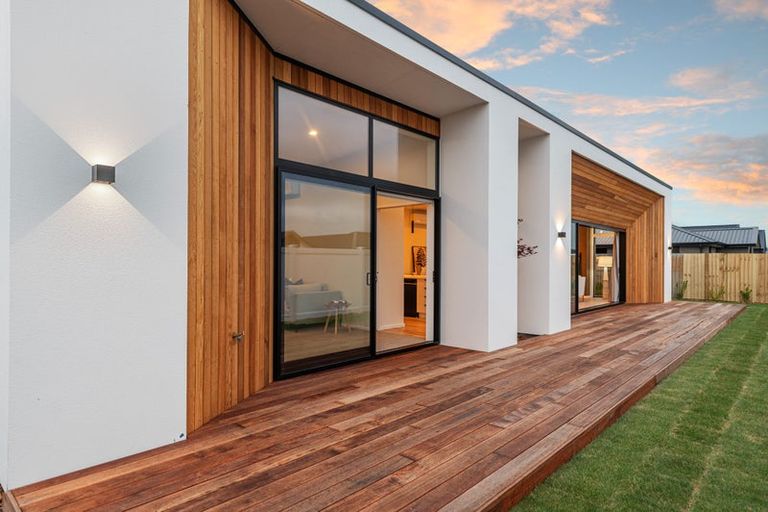 Photo of property in 18 Timara Crescent, Marshland, Christchurch, 8083