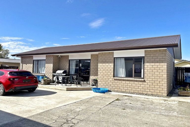 Photo of property in 9 Colonial Place, Kelvin Grove, Palmerston North, 4414