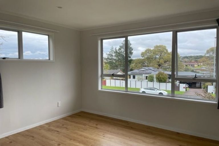 Photo of property in 58 Oreil Avenue, West Harbour, Auckland, 0618