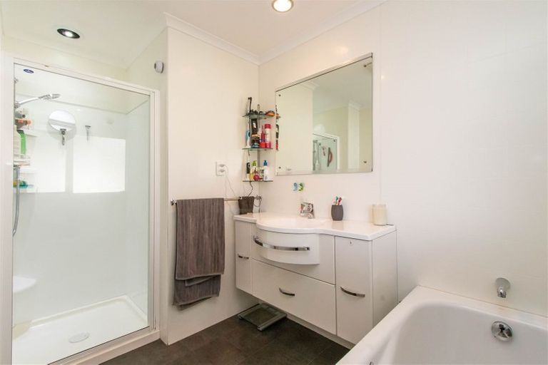 Photo of property in 4 Kamahi Place, Inglewood, 4330