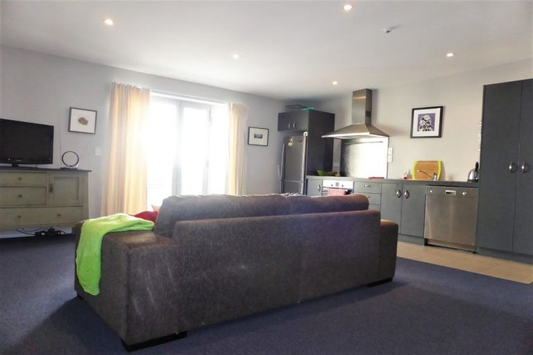 Photo of property in 4/35 Home Street, Mount Victoria, Wellington, 6011