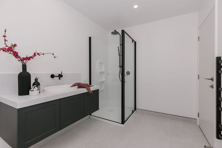 Photo of property in 5 Corsica Court, Fitzherbert, Palmerston North, 4410