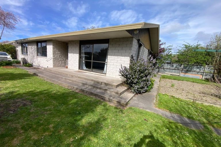 Photo of property in 1/11 Manor Place, Bryndwr, Christchurch, 8053