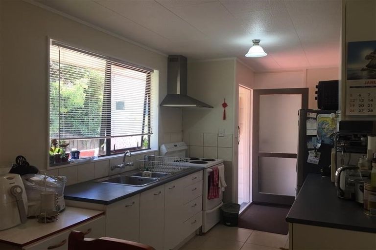 Photo of property in 9 Claverdon Drive, Massey, Auckland, 0614