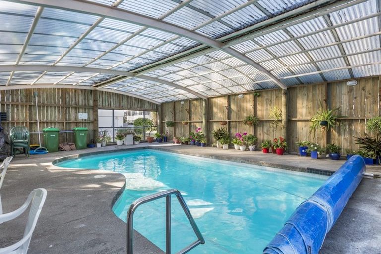 Photo of property in 15e Puriri Avenue, Orewa, 0931